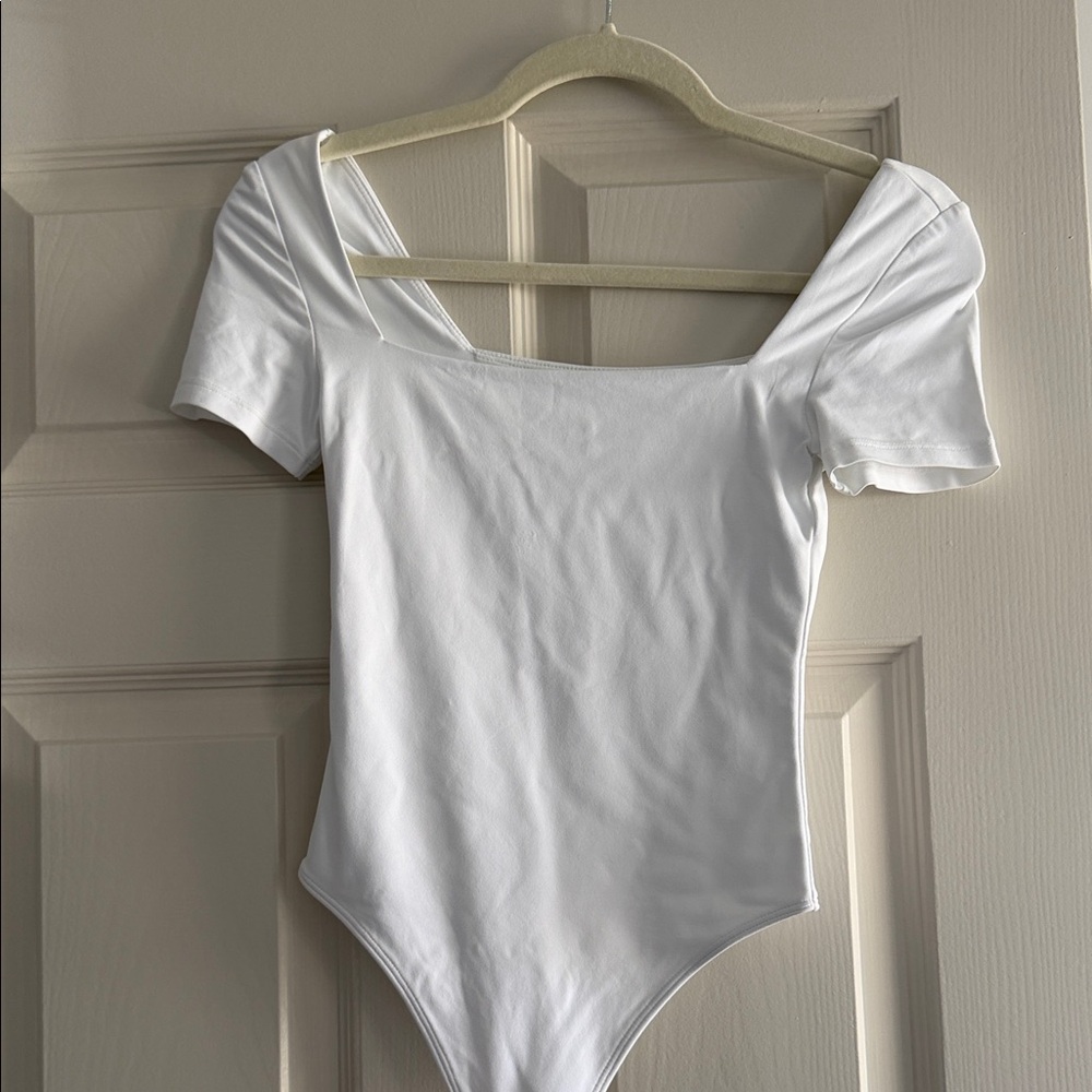 Aritzia Babaton White Square neck contour bodysuit, never worn, size XS
